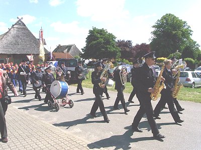 Amtswehrfest 2009 in Fuhlenhagen - Marsch durch Fuhlenhagen