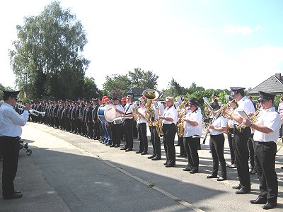   Musikzug Möhnsen spielte auf dem Amtswehrfest 2011 in Basthorst