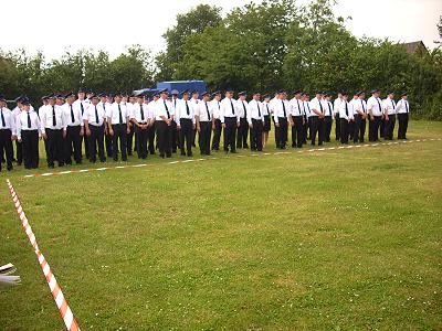 75 Jahre Feuerwehr Basthorst - Antreten zur Begrüßung am Festplatz