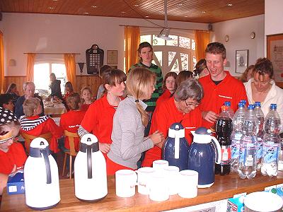 Gemeinsames Frühsück Jugendblasorchester Sachsenswald und Køge Musikskoles Messingorkestret im Bürgerhaus