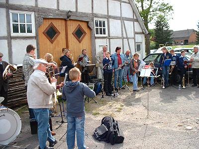 Platzkonzert für die Besucher aus Dänenmark