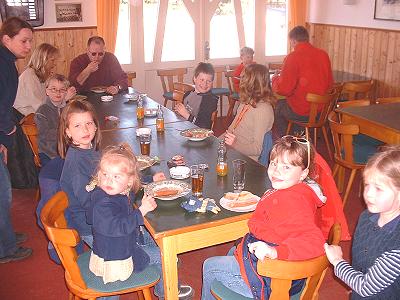 Dorfputz in Möhnsen - Erbsensuppe im Bürgerhaus