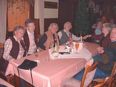 Fröhliche Gesichter in Bruhn´s Gasthof beim Faschingskonzert