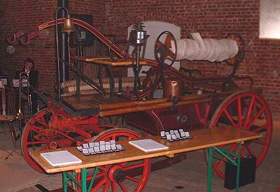 Alter Feuerwehrwagen der Hamfelder Wehr