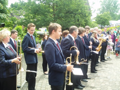 Kinderfest 2012 in Fuhlenhagen mit Musikzug und Jugendblasorchester aus Möhnsen