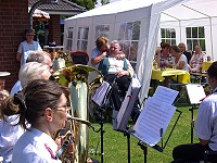 Ständchen vom Musikzug und vom Jugendblasorchester zum 80. Geburtstag