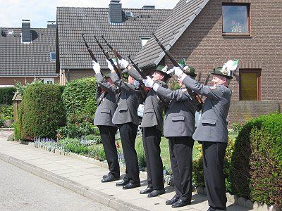 Schützenfest 2011 in Gülzow - beim alten König