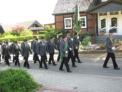 Schützenfest 2010 in Gülzow - Marsch durch Gülzow 