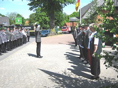 Schützenfest 2010 in Gülzow - Marsch durch Gülzow - hier beim König 