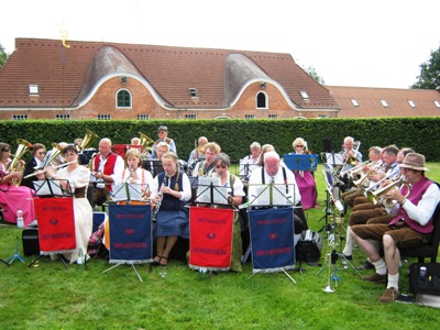 Hochzeit von Milana von Ruffin, älteste Tochter von Vicky Leandros. Der Musikzug Möhnsen lieferte 4 Stunden beste Unterhaltung