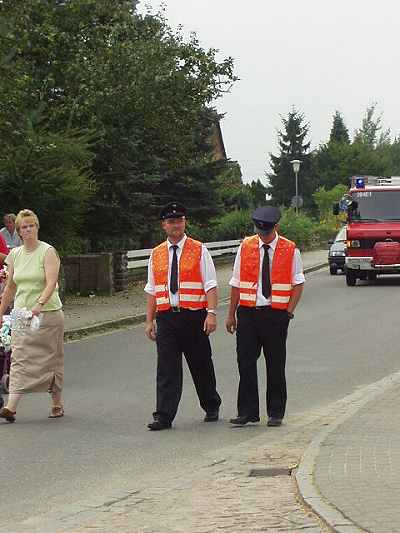 Feuerwehr sichert den Umzug