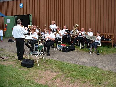 Kinderfest 2005 in Möhnsen - Platzkonzert an der Sporthalle