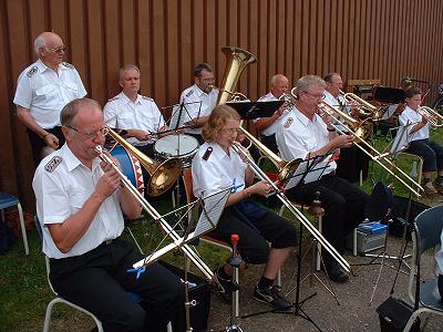 Kinderfest 2005 in Möhnsen - Platzkonzert an der Sporthalle