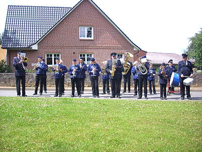 Jugendblasorchester Sachsenwald beim Kinderfest in Kasseburg