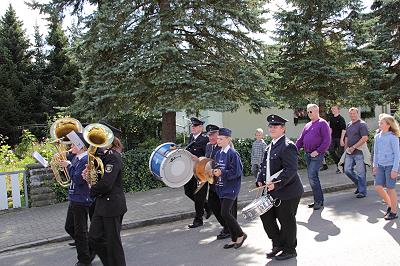 Jugendblasorchester Sachsenwald beim Kinderfest in Möhnsen