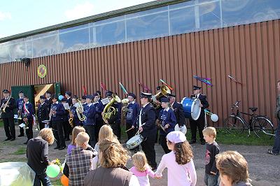 Jugendblasorchester Sachsenwald beim Kinderfest in Möhnsen