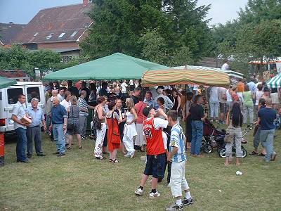 Viele Besucher beim Ringreiten