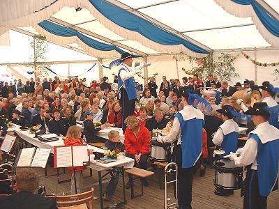 Musikerfest 2005 in Güster - durch Anklicken Bild vergrößern