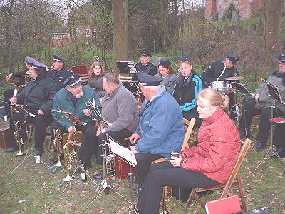 Osterfeuer in Mustin