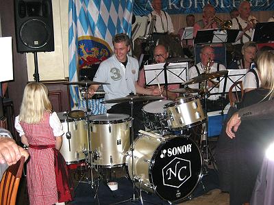 6. zünftiges Oktoberfest in Basthorst 2010 mit dem Musikzug Möhnsen und Nils Conrad