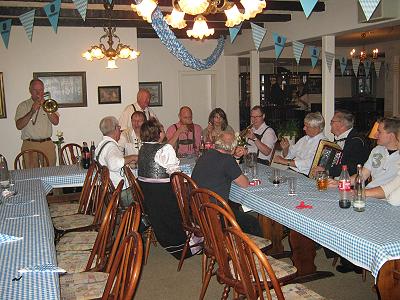 6. zünftiges Oktoberfest in Basthorst 2010 mit dem Musikzug Möhnsen