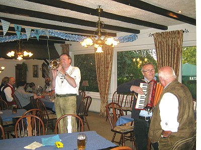 7. zünftiges Oktoberfest in Basthorst 2010 mit dem Musikzug Möhnsen  