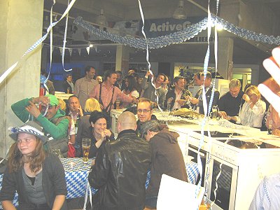 Musikzug Möhnsen beim Oktoberfest des Eleltrofachmarktes Buddenhagen in Hamburg-Winterhude