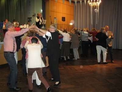 Die Möhnsener Musikanten auf dem Oktoberfest in Glinde - Bild zum Vergrößern bitte anklicken