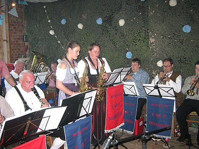 Musikzug Möhnsen beim 2.Oktoberfest in Kasseburg