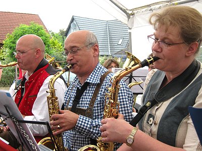 Musikzug Möhnsen beim Oktoberfest 2011 in Linau bei Ankes Trachtengalerie