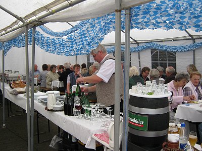 Musikzug Möhnsen beim Oktoberfest 2011 in Linau bei Ankes Trachtengalerie