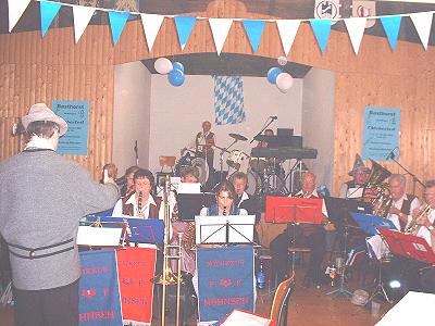 Der Musikzug Möhnsen auf dem Schwarzenbeker Oktoberfest - Bild anklicken zum Vergrößern