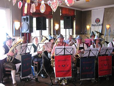 Musikzug Möhnsen beim Oktoberfest im Restaurant DIE MÜHLE in Hamuburg Wohldorf