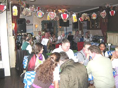 Musikzug Möhnsen beim Oktoberfest im Restaurant DIE MÜHLE in Hamuburg Wohldorf