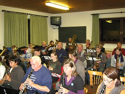 Probennachmittag für Musikzug und Jugendblasorchester im Feuerwehrhaus Basthorst