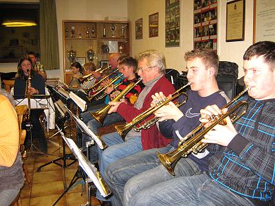 Probennachmittag für Musikzug und Jugendblasorchester im Feuerwehrhaus Basthorst