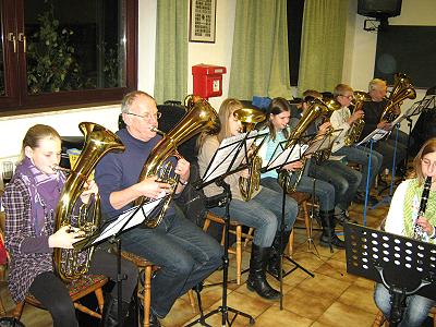 Probennachmittag für Musikzug und Jugendblasorchester im Feuerwehrhaus Basthorst