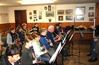 Probennachmittag für Musikzug und Jugendblasorchester im Feuerwehrhaus Basthorst