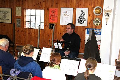 Probennachmittag für Musikzug und Jugendblasorchester im Feuerwehrhaus Basthorst