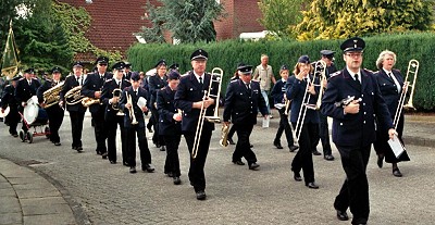 Schützenfest 2009 in Gülzow - Marsch durch Gülzow 