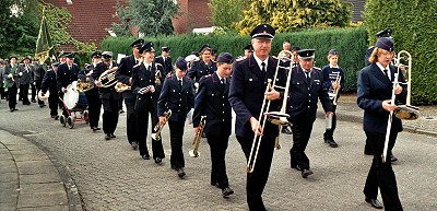 Schützenfest 2009 in Gülzow - Marsch durch Gülzow 