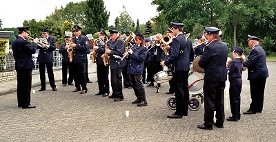 Schützenfest 2009 in Gülzow - Marsch durch Gülzow 