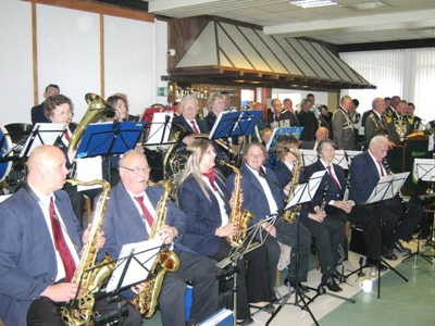 Schützenfest 2012 in Gülzow - IN der Schützenhalle spielen die Möhnsener Musikanten