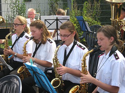 Jugendblasorchester Sachsenwald spielte auf dem Schtzenfest 2011 in Trittau - Platzkonzert am Autuhaus Russmeyer