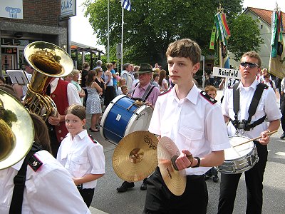 Jugendblasorchester Sachsenwald spielte auf dem Schtzenfest 2011 in Trittau - Großer Festumzug durch Trittau