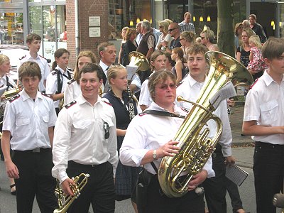 Jugendblasorchester Sachsenwald spielte auf dem Schtzenfest 2011 in Trittau - Großer Festumzug durch Trittau