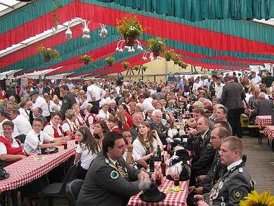 Musikzug Möhnsen spielte im Festzelt auf dem Schützenfest 2011 in Trittau