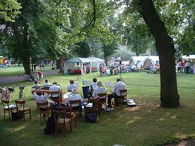 Kinderfest Siebeneichen - festlicher Dorfplatz