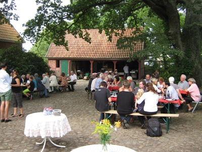 Die Möhnsener Musikanten spielen auf einer Silberhochzeit - Bild zum Vergrößern bitte anklicken