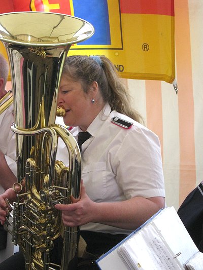 Musikerfest 2011 in Talkau - Jutta an der Tuba